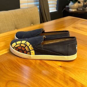 Toms NEW youth African outreach project‎